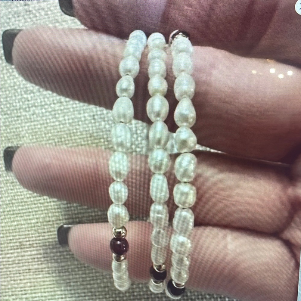 Elegant White Pearl Bracelet